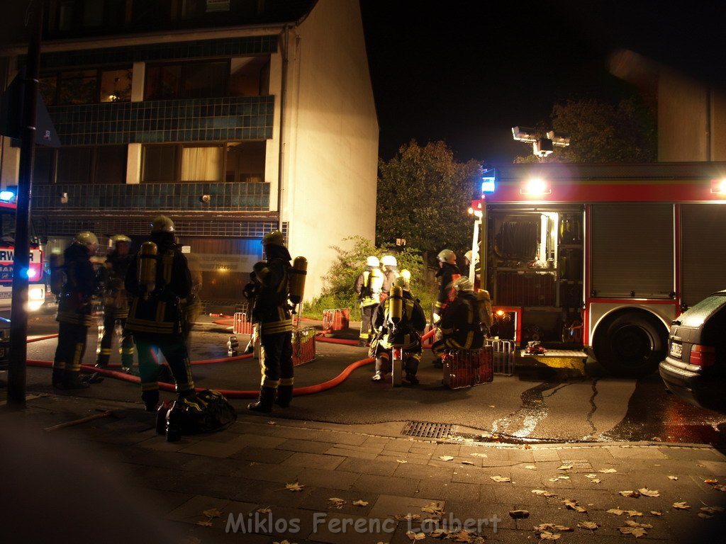 Brand mit Menschenrettung Koeln Vingst Homarstr 3     P042.JPG